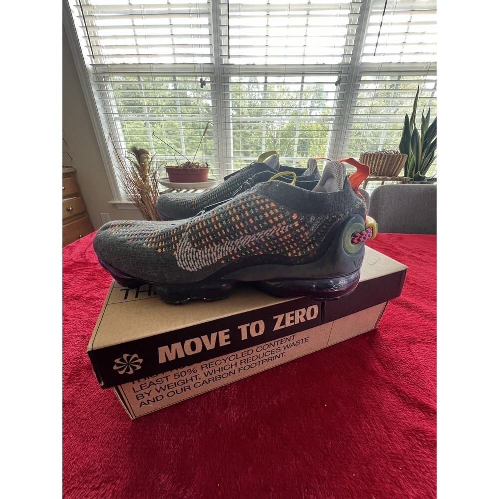 Nike Air VaporMax 2020 Flyknit Newsprint Green Size 8.0 CW1765-001